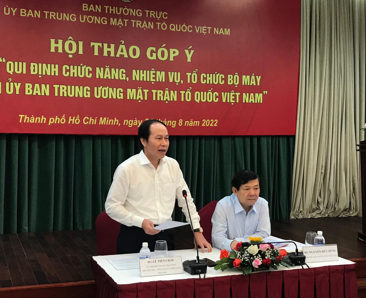 Phó Chủ tịch - Tổng Thư ký Lê Tiến Châu chủ trì và phát biểu tại hội thảo.