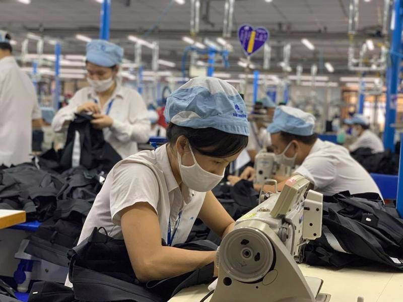 Phần đông người lao động cho rằng mức giảm trừ gia cảnh và biểu thuế lũy tiến từng phần hiện không hợp lý.