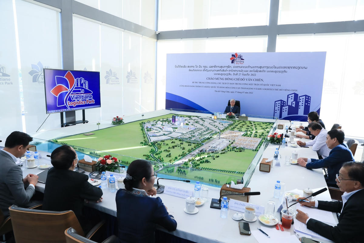 Mỗi người Việt tại Lào là một sứ giả của tình đoàn kết