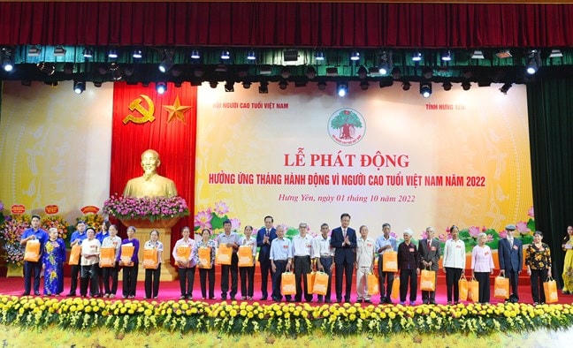 Quan tâm, chăm sóc, tạo mọi điều kiện để người cao tuổi sống vui, khỏe và có ích