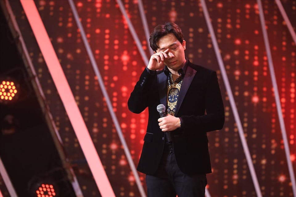 Trấn Thành với vai trò MC chương trình "Người ấy là ai".