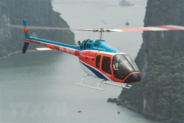 Máy bay trực thăng Máy bay Bell-505 thuộc Công ty Trực thăng Miền Bắc thuộc Tổng Công ty Trực thăng Việt Nam, Binh đoàn 18. Ảnh: TTXVN.