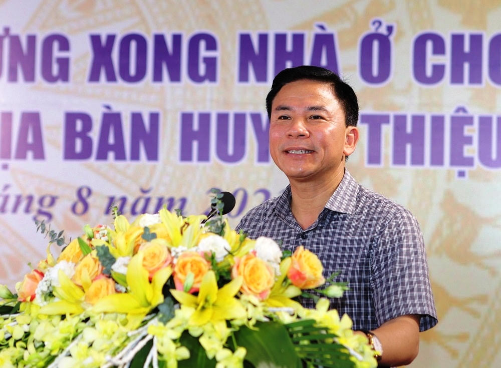 Bí thư Tỉnh ủy Đỗ Trọng Hưng hoan nghênh Đảng bộ, chính quyền và nhân dân huyện Thiệu Hóa đã chủ động, linh hoạt và có những cách làm sáng tạo để đưa người dân lên bờ ổn định cuộc sống.