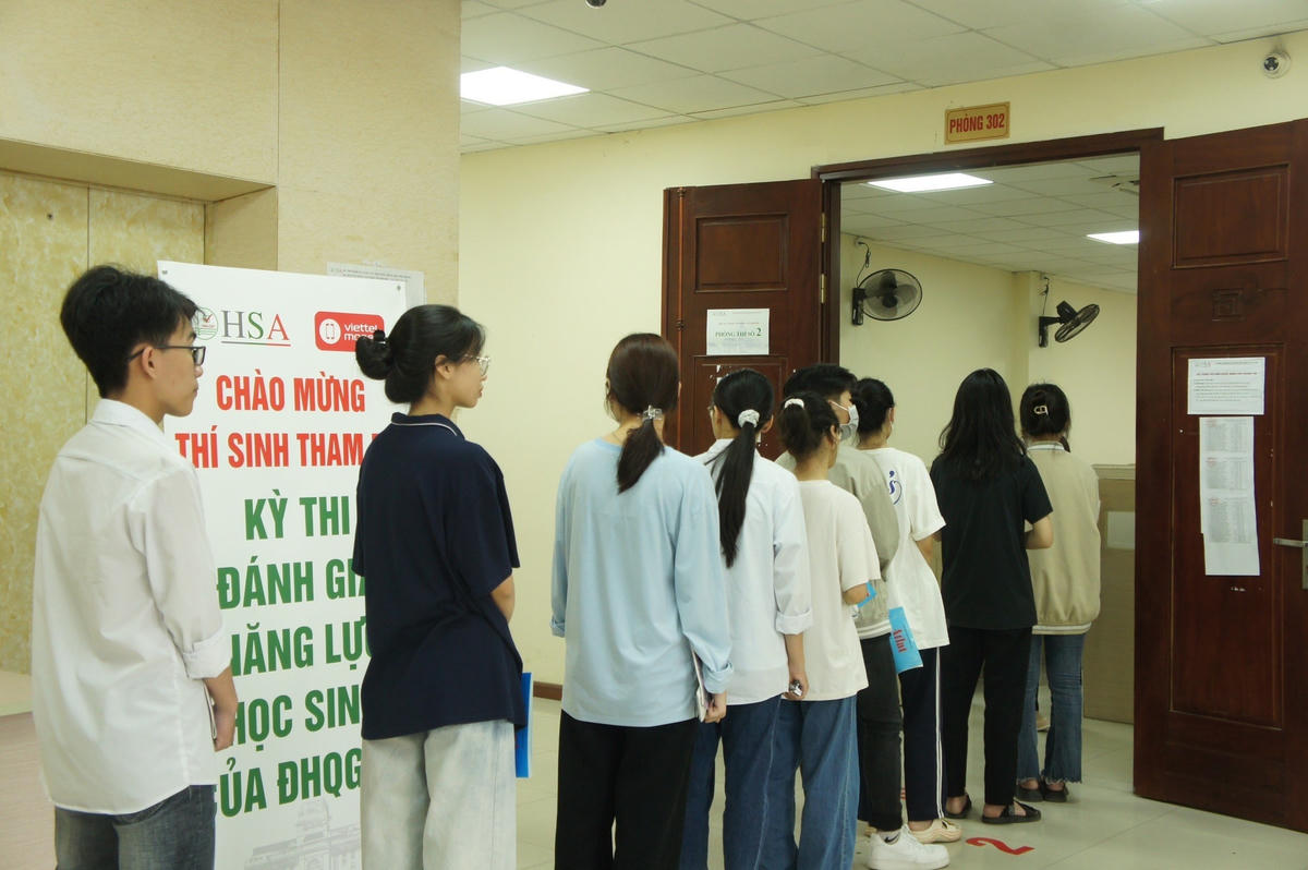 Thí sinh dự thi đánh giá năng lực tại Trung tâm Khảo thí Đại học Quốc gia Hà Nội trong ngày 25 - 26/3.