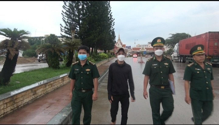 Bộ chỉ huy BĐBP tỉnh Bạc Liêu giải cứu nạn nhân bị mua bán từ Camphuchia đưa về cửa khẩu Quốc tế Mộc Bài tỉnh Tây Ninh.