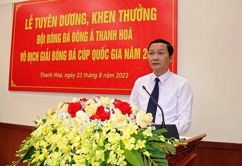 Ông Đỗ Minh Tuấn, Chủ tịch UBND tỉnh Thanh Hóa ghi nhận, biểu dương và chúc mừng thành tích xuất sắc mà CLB Bóng đá Đông Á Thanh Hóa đã đạt được trong mùa bóng vừa qua.