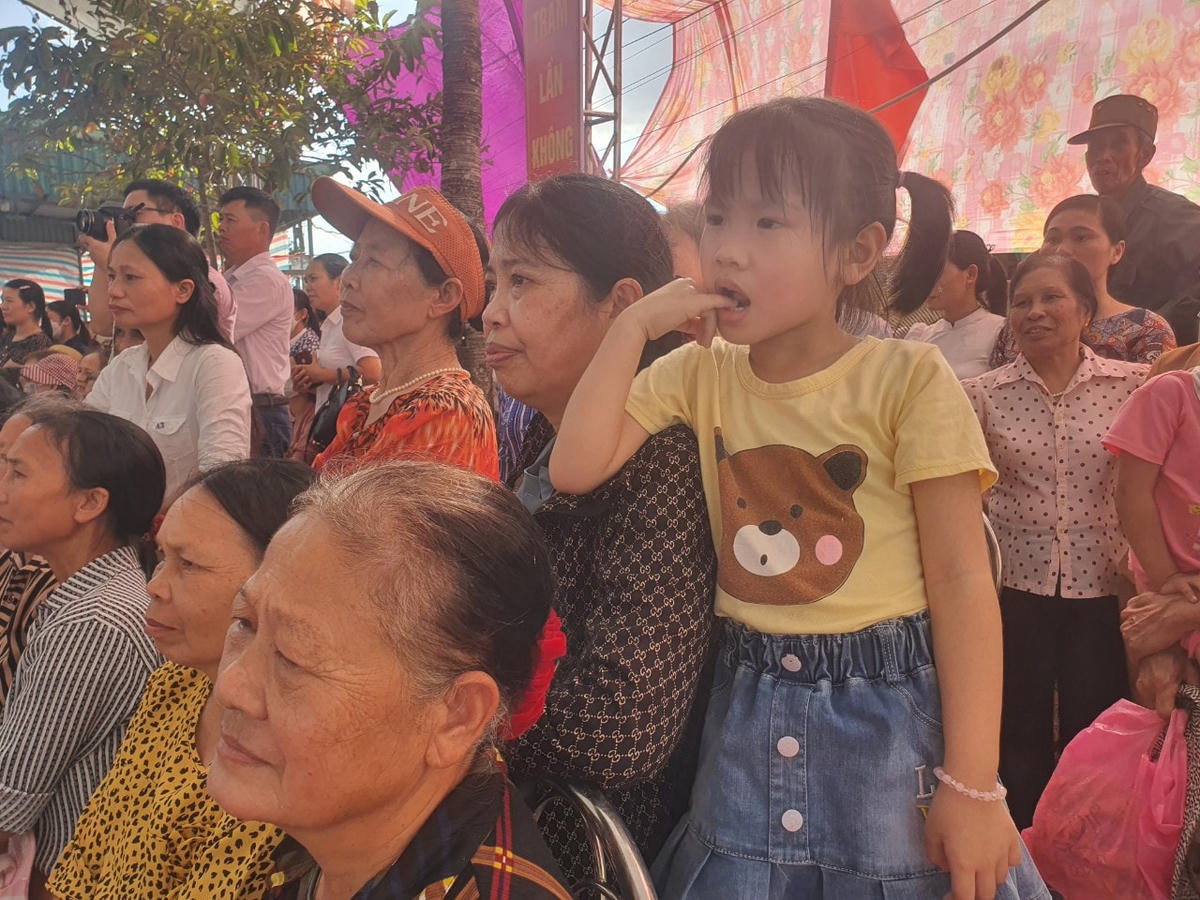 Ngày hội là dịp nhân dân thôn 8 biểu thị tinh thần đoàn kết, tôn vinh sức mạnh cộng đồng.