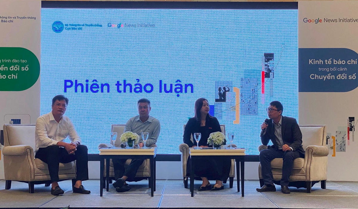 Thảo luận với các chuyên gia về các chiến lược phát triển người dùng và tăng tương tác độc giả. Ảnh: Bình Minh.  