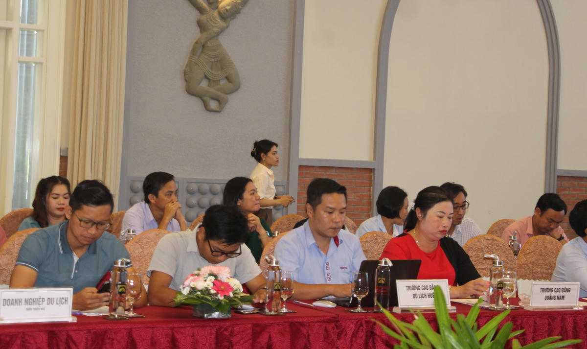 Các đại biểu tham dự Hội thảo.
