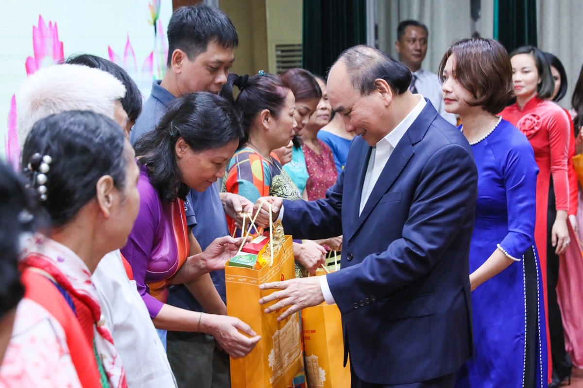 Hà Nội: Chủ tịch nước chung vui ngày hội Đại đoàn kết với nhân dân phường Điện Biên