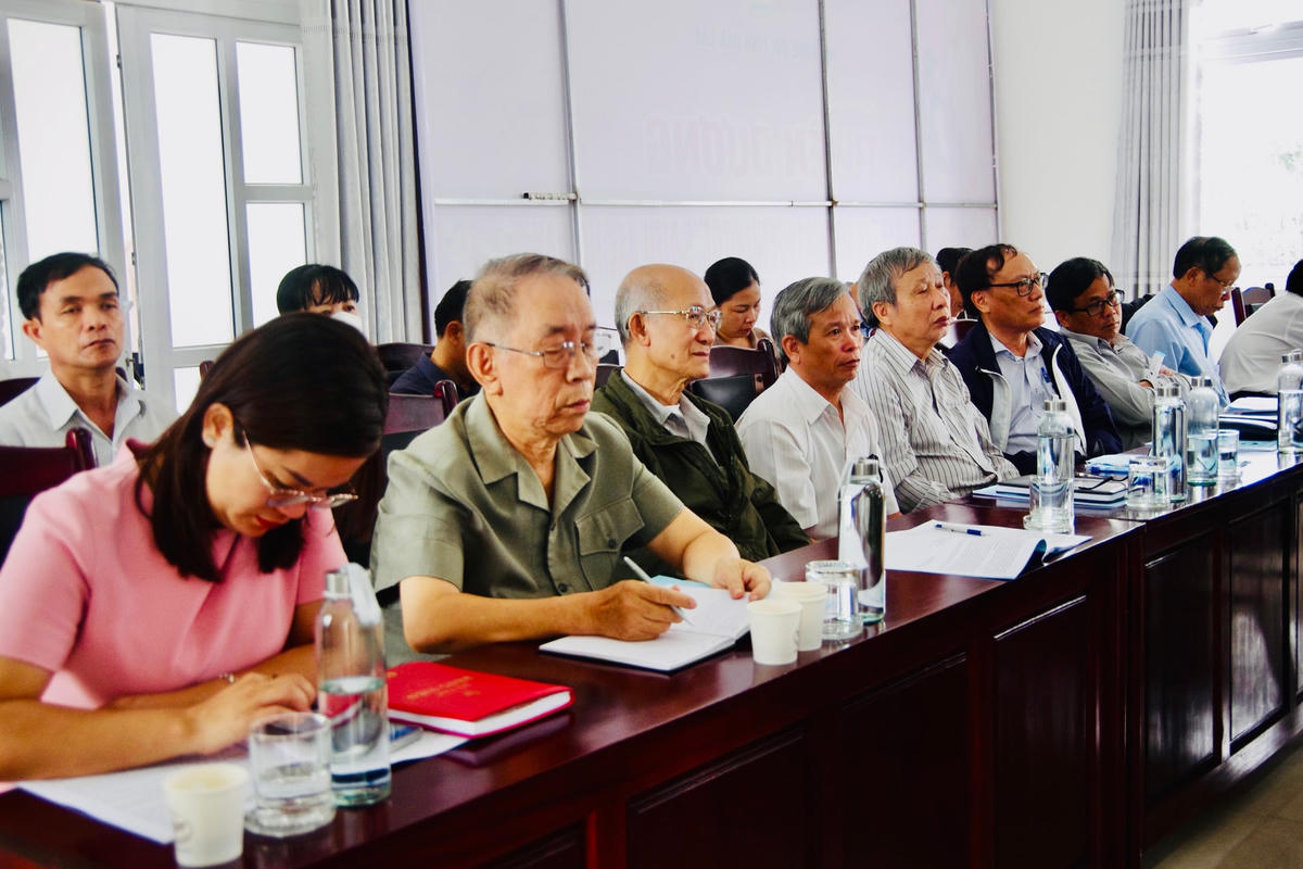 Các đại biểu về dự Hội nghị.