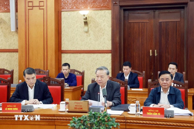 ttxvn-tong-bi-thu-chu-tri-phien-hop-thu-hai-bcd-trung-uong-0403-3.jpg
