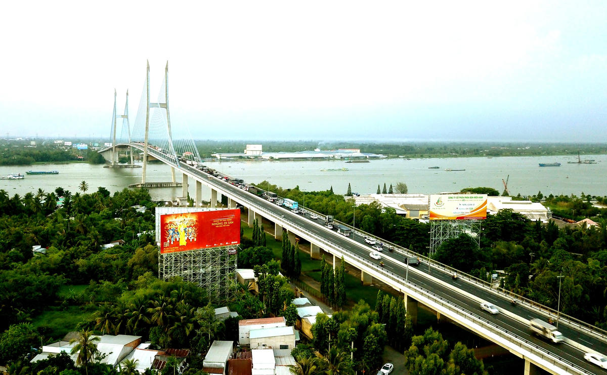 Hạ tầng giao thông ĐBSCL đang từng bước được đồng bộ. Ảnh: Quốc Trung