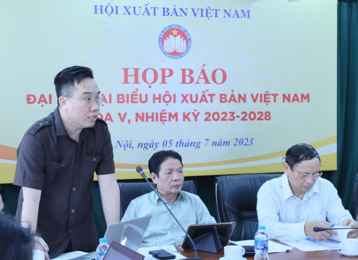 Ông Nguyễn Nguyên, Phó chủ tịch Hội Xuất bản Việt Nam, Cục trưởng Cục Xuất bản thông tin về Đại hội khóa V Hội Xuất bản Việt Nam.