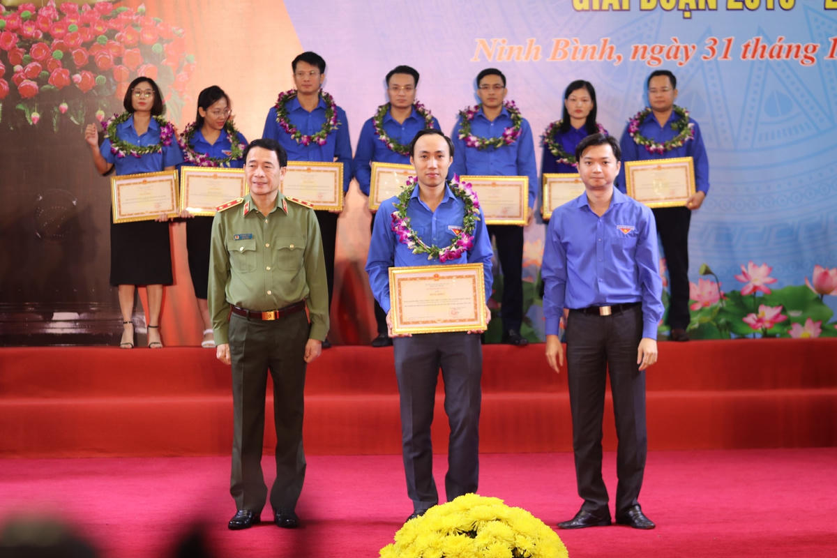 62 tập thể, cá nhân được tôn vinh trong phong trào Toàn dân bảo vệ an ninh Tổ quốc