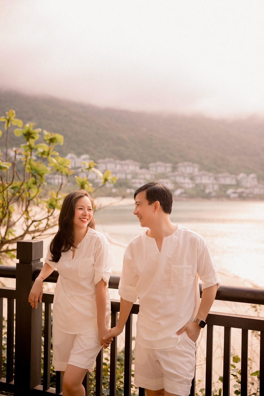 Mặc dù có tính cách trái ngược với chồng, Diễm Hương và Hồng Quang vẫn có hôn nhân hạnh phúc trong suốt 10 năm gắn bó. 