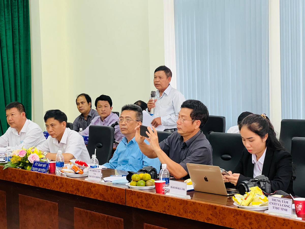 Đại diện Công ty TNHH MTV Việt Thắng giải trình các sai phạm trong quản lý sử dụng đất của đơn vị.