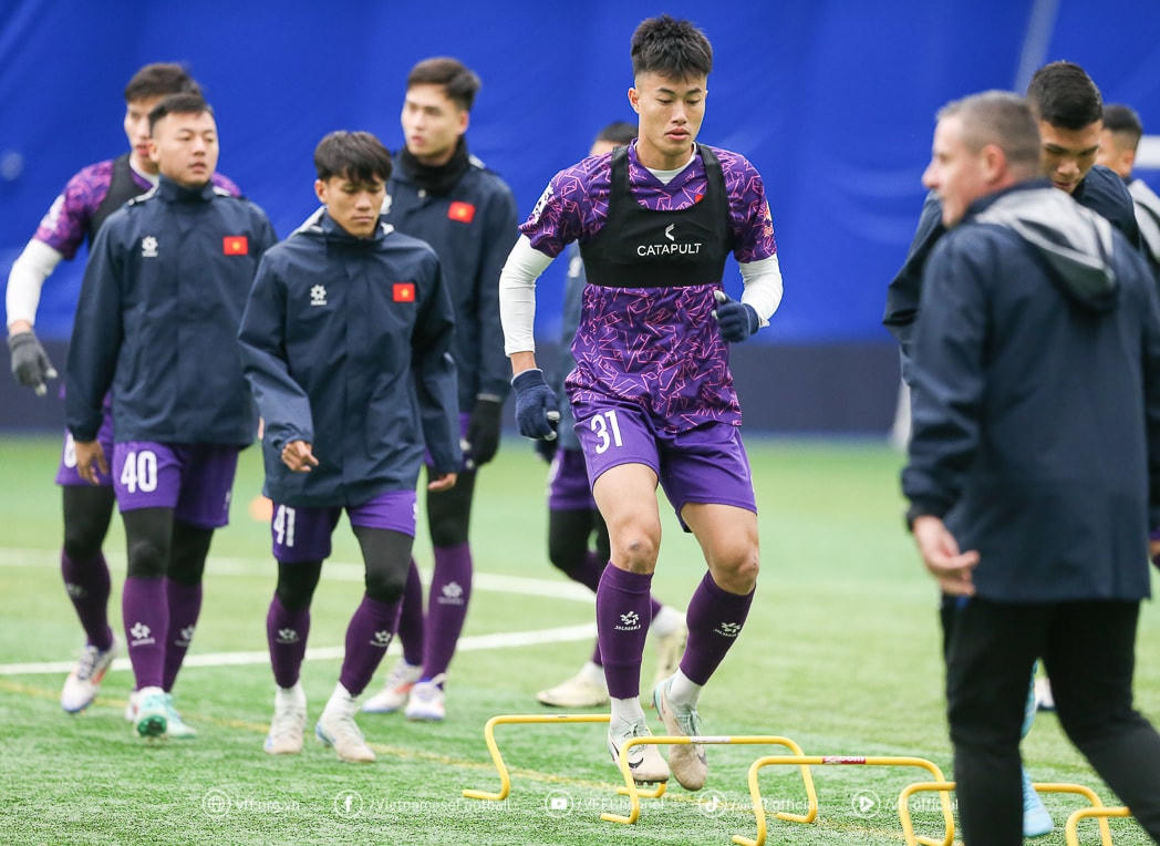 Các cầu thủ tập luyện. Ảnh: VFF.