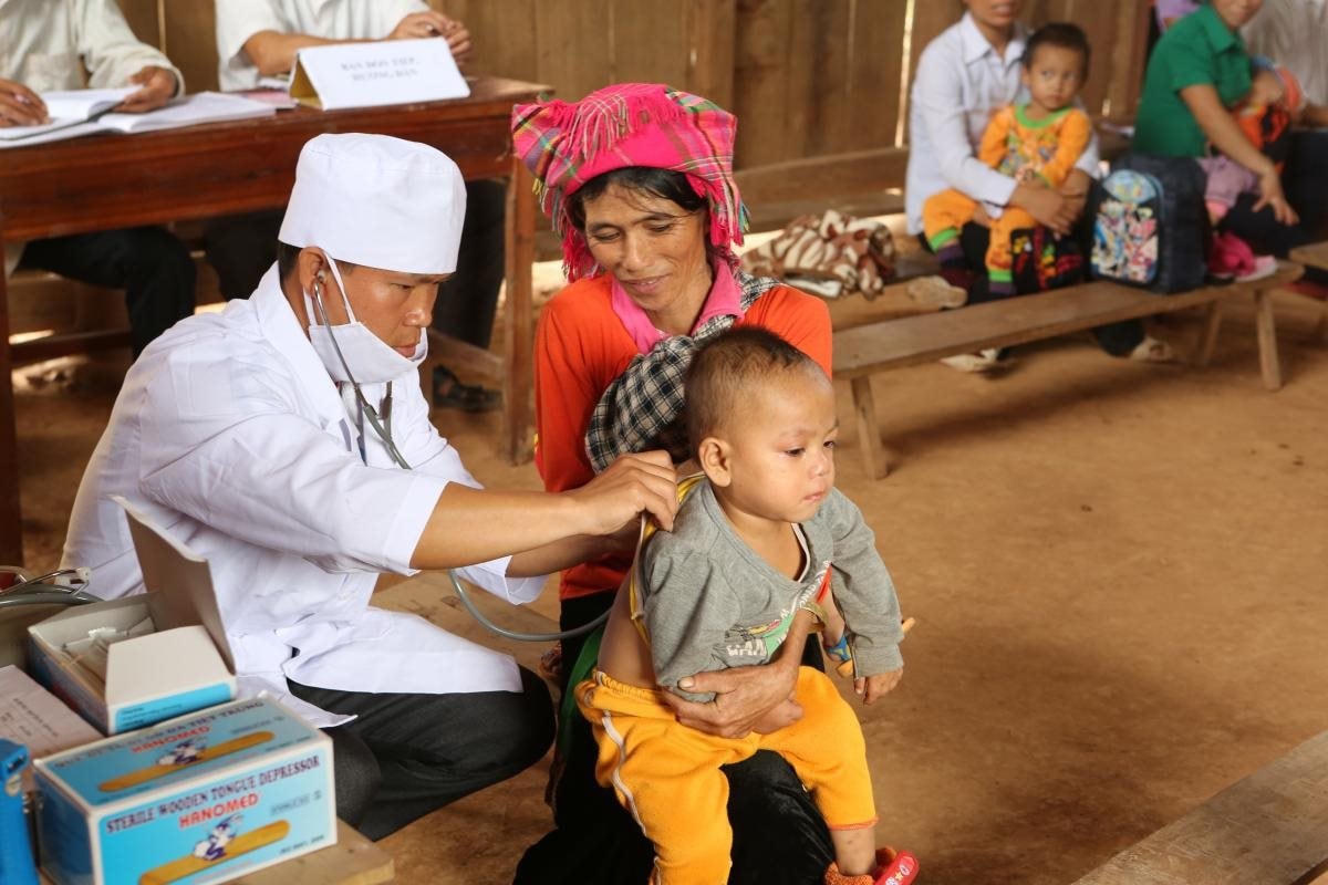 uu-tien-phan-bo-vaccin-tiem-chung-mo-rong-cho-dong-bao-vung-sau-vung-xa-anh-du-an-tcmr-.jpg