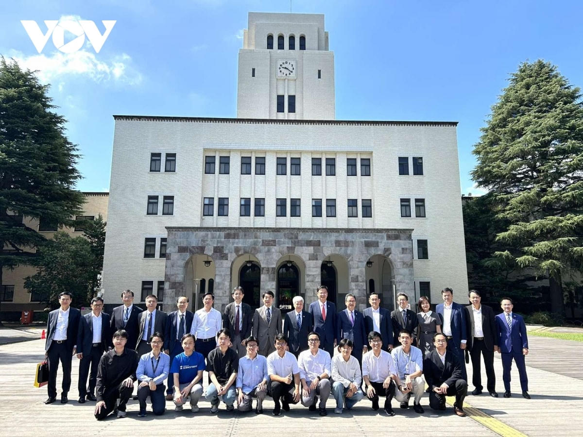 Ong Do van chien tham Dai hoc khoa hoc tokyo va giao luu voi sinh vien viet nam hinh anh 3