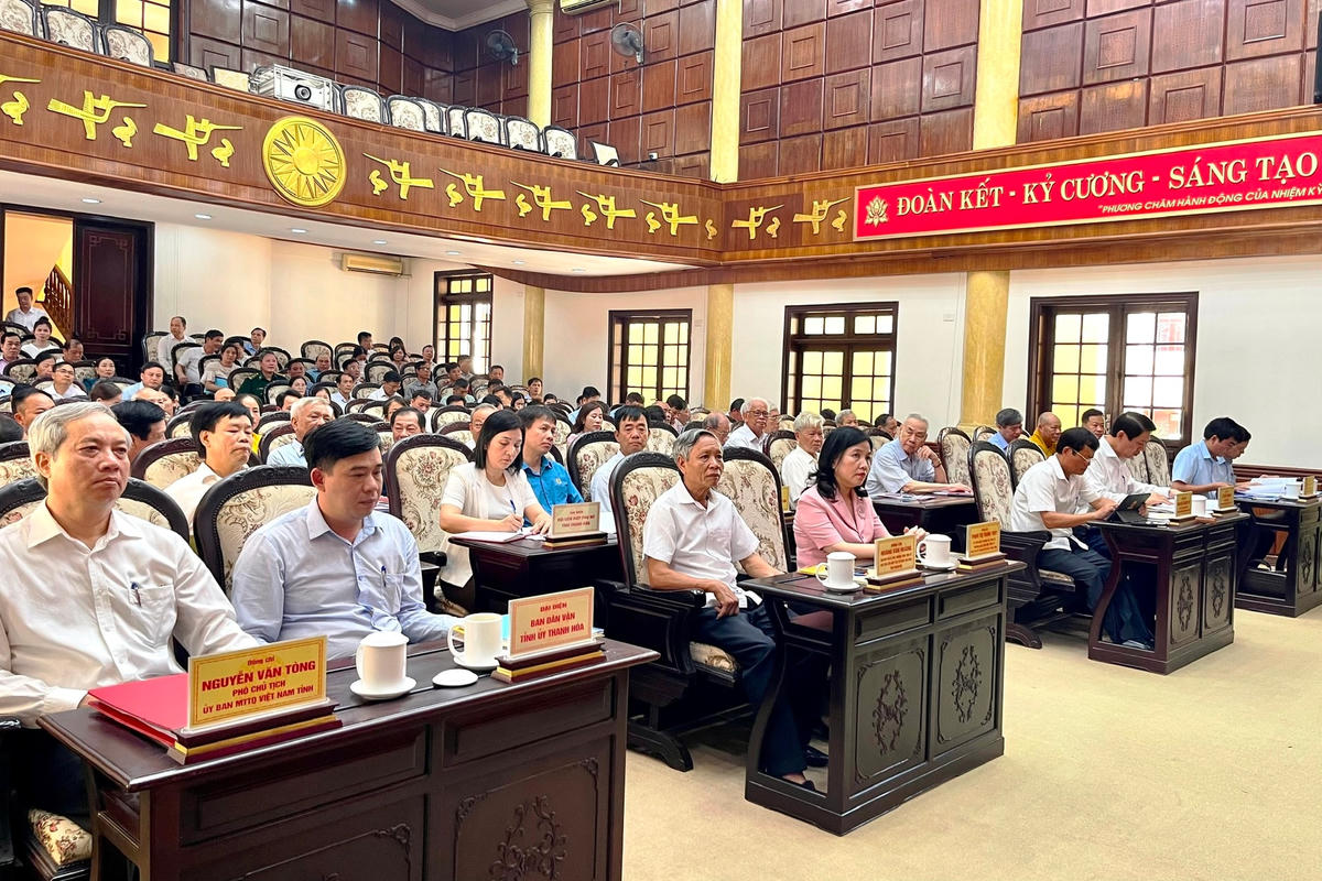 Các đại biểu tham dự hội nghị.