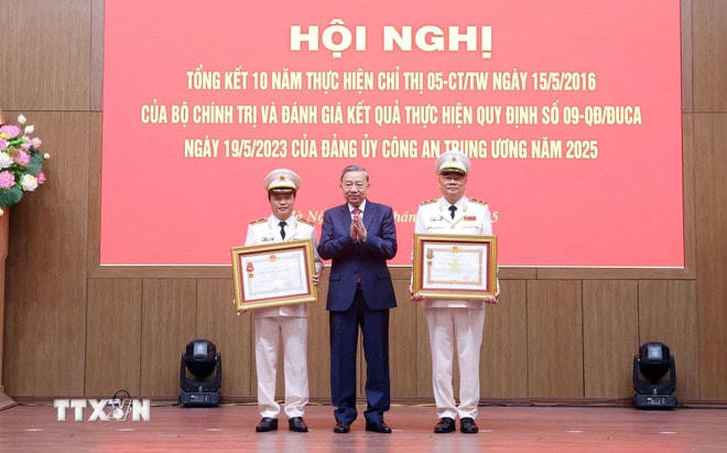 ttxvn-tong-bi-thu-du-hoi-nghi-cua-bo-cong-an-tong-ket-10-nam-thuc-hien-chi-thi-so-05-cttw-1905-5.jpg