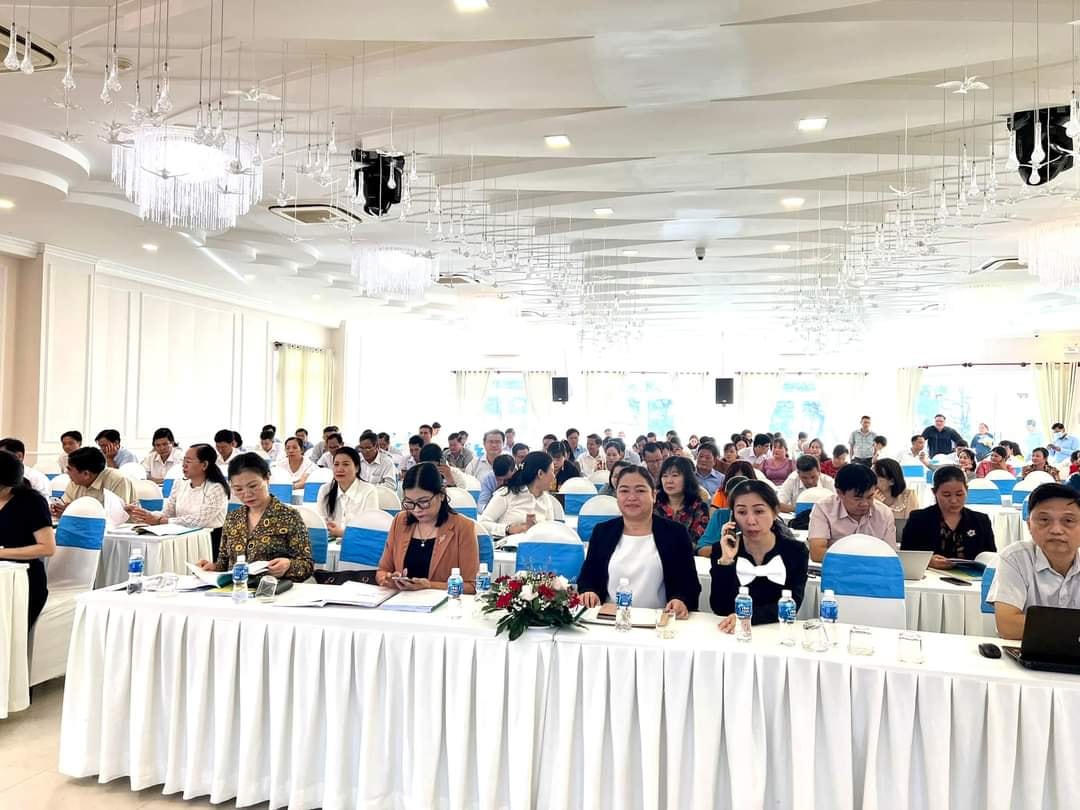 Các đại biểu tham dự buổi tập huấn. 