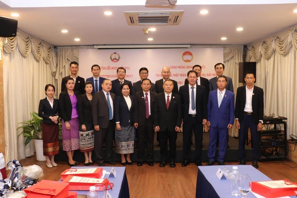 Mặt trận Lào và Mặt trận TP HCM mong muốn được chia sẻ, trao đổi kinh nghiệm hoạt động của mình.