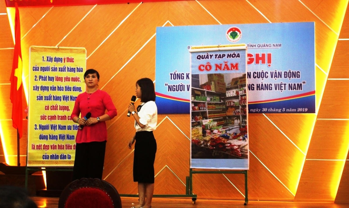 Một tiết mục tuyên truyền về “Người Việt Nam ưu tiên dùng hàng Việt Nam”.