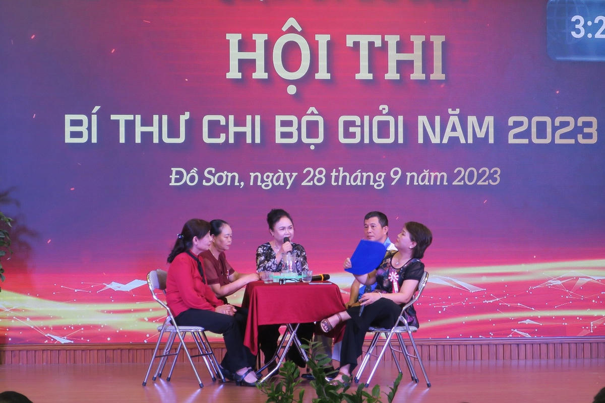 Các Bí thư Chi bộ tham gia tranh tài tại Hội thi.