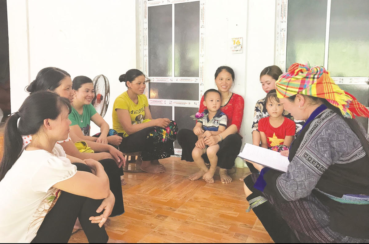 Buổi họp của các hội viên trong câu lạc bộ “Không tảo hôn - không sinh con thứ 3” ở xã Cao Phạ, huyện Mù Cang Chải, tỉnh Yên Bái.
