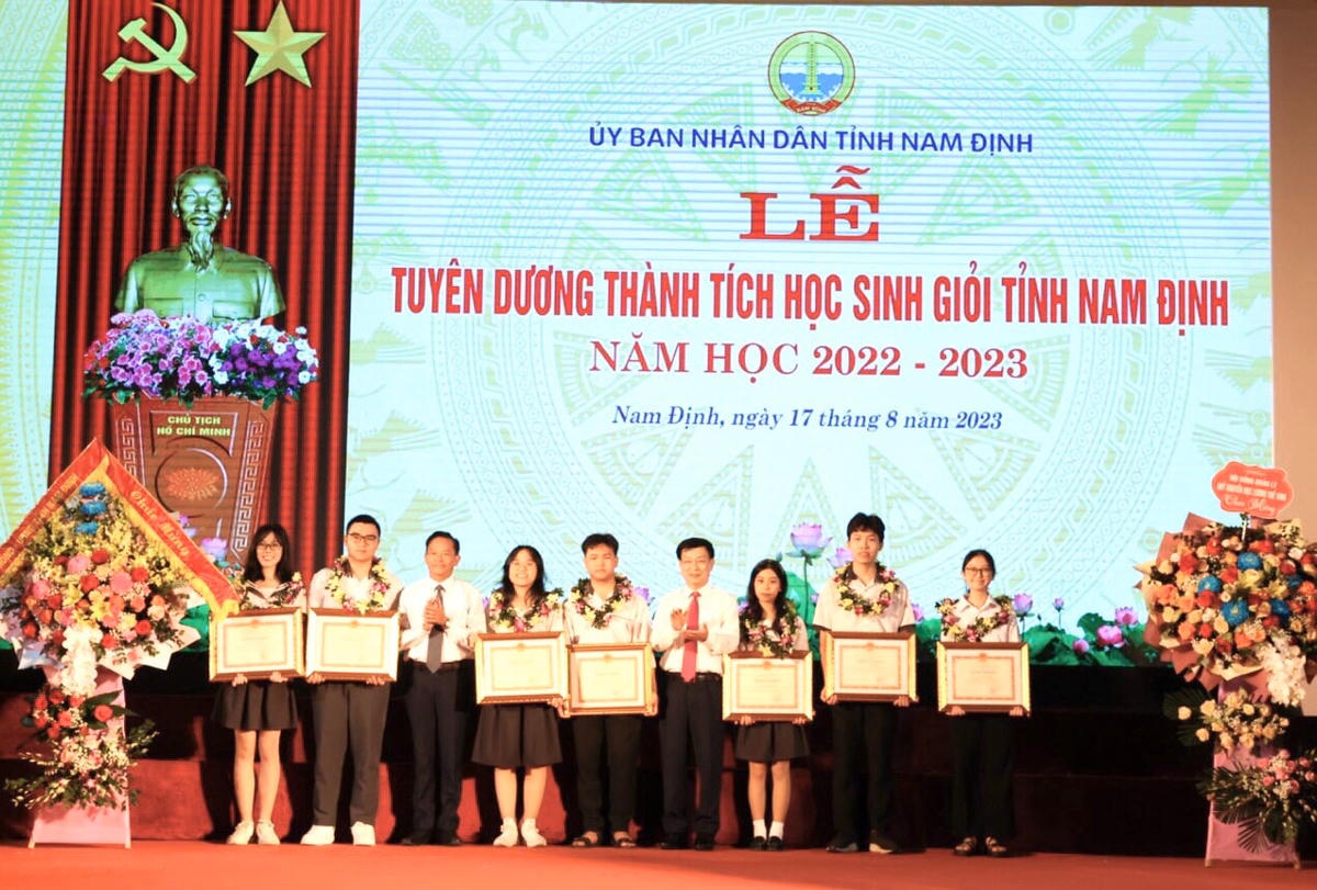 Nam Định: Vinh danh con em trở về từ các đấu trường trí tuệ