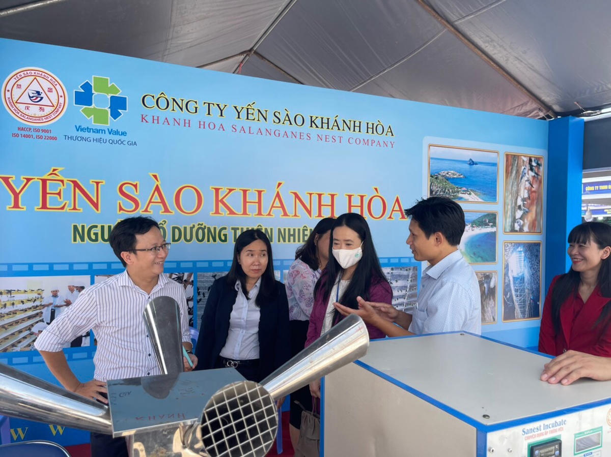 ThS. Lương Công Bình – Chủ nhiệm đề tài nghiên cứu khoa học giới thiệu hệ thống quản lý và điều kiện nhà yến thông minh.