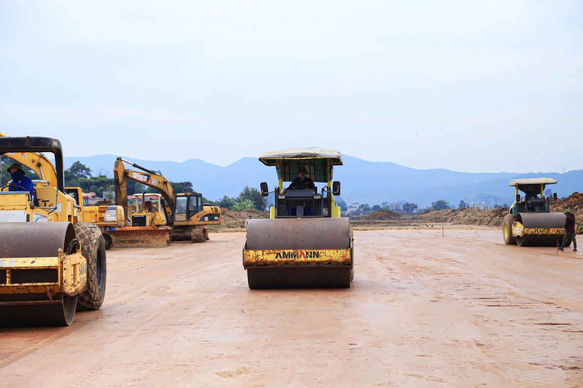 Nhằm đảm bảo tiến độ thực hiện dự án cao tốc trọng điểm nằm trong Chương trình phục hồi kinh tế - xã hội, hai phương án phân cấp được kiến nghị lên Chính Phủ. Ảnh minh họa.