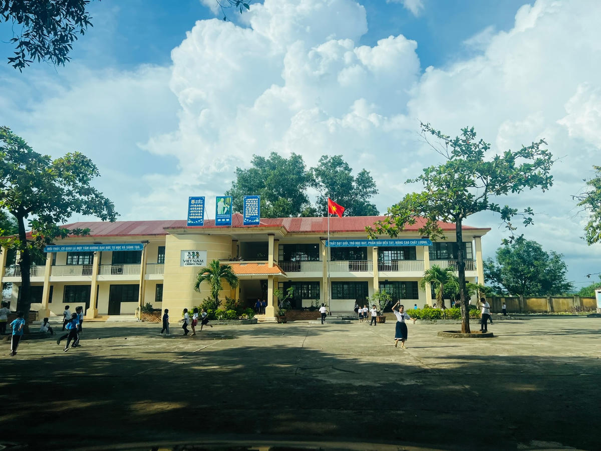 Trường Tiểu học Nguyễn Thị Minh Khai.
