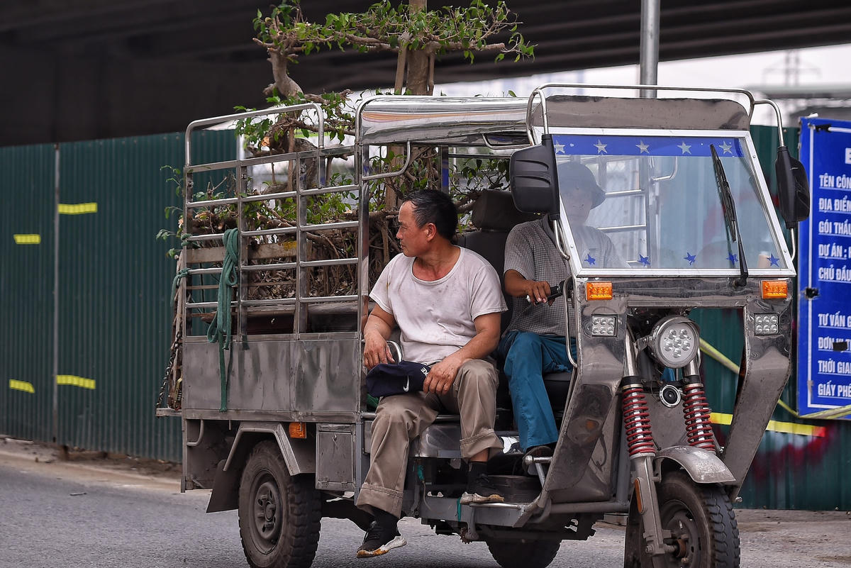 Xe tự chế ngang nhiên lộng hành khiến người dân 'lạnh gáy'