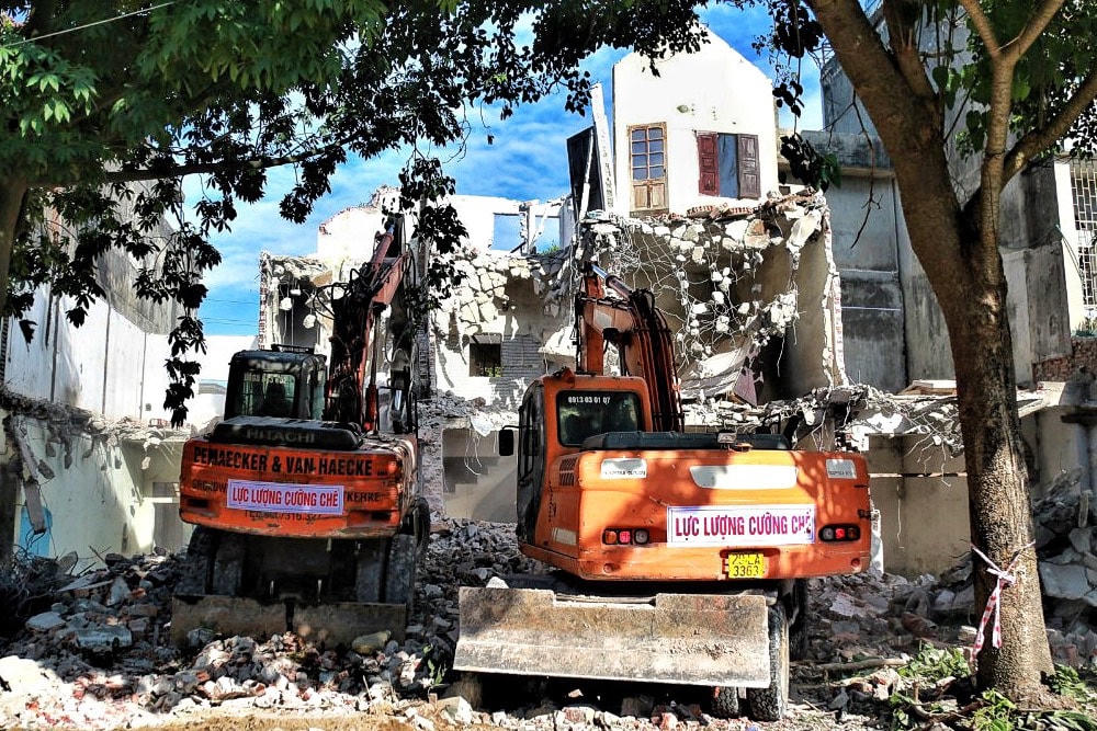 Theo Ban Quản lý đầu tư xây dựng công trình giao thông Hà Nội, vướng mắc lớn nhất của toàn bộ dự án nằm trong khâu giải phóng mặt bằng khi quá trình sử dụng đất của các hộ dân phức tạp, nhiều loại đất khác nhau.