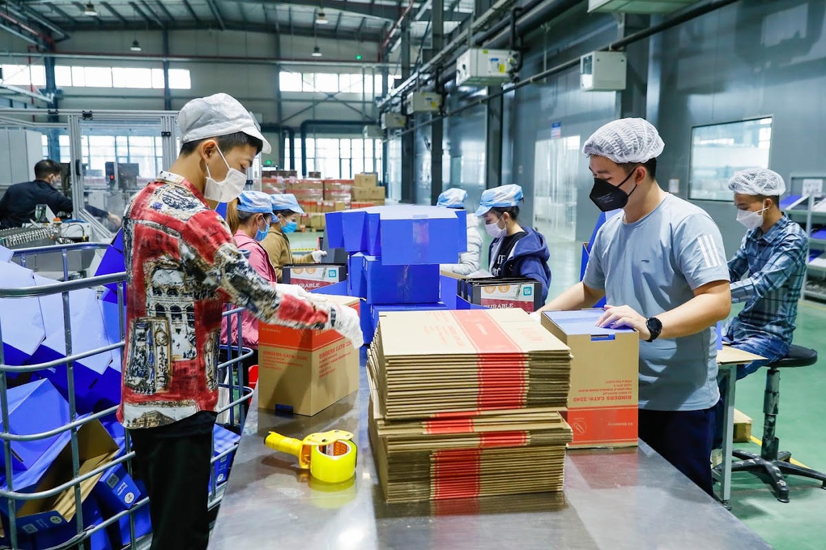 Doanh nghiệp mong đợi lãi suất cho vay tiếp tục giảm. Ảnh: Quang Vinh.