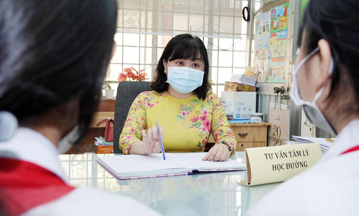 Tăng cường triển khai hỗ trợ tư vấn tâm lý cho học sinh phổ thông.