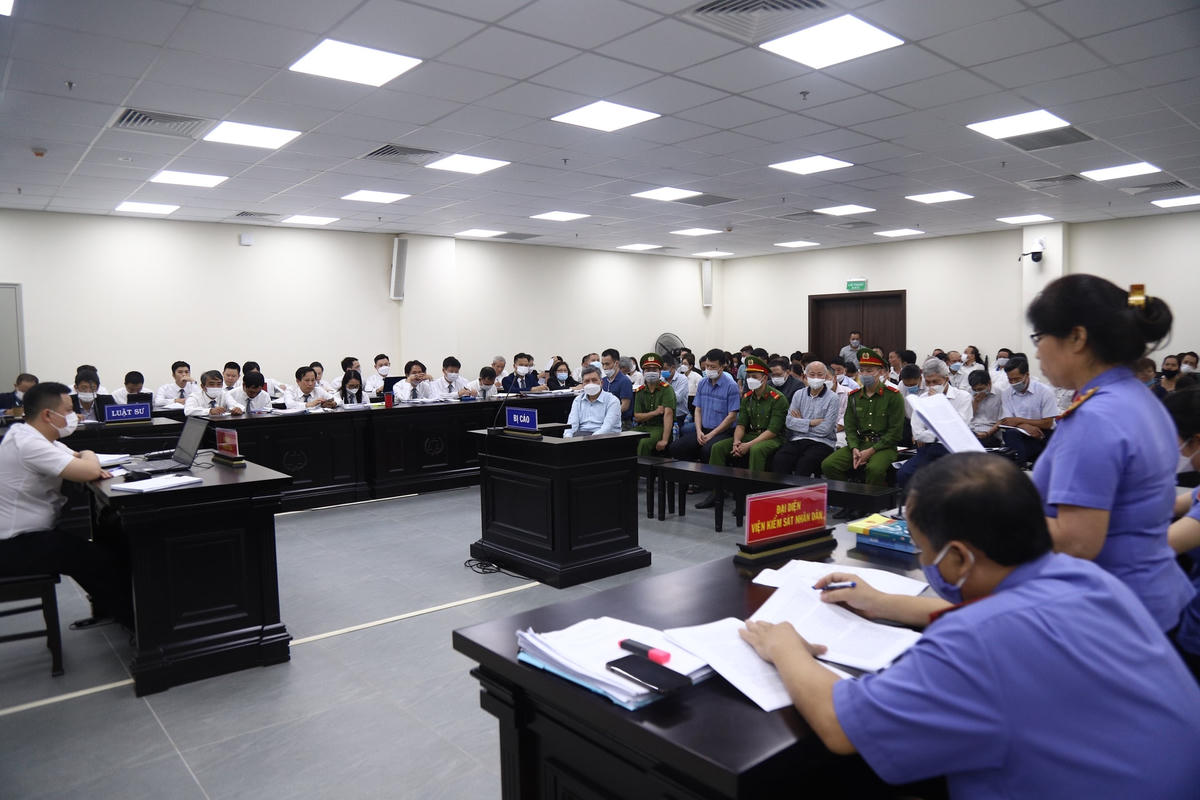 Quang cảnh phiên tòa ngày 20/5.