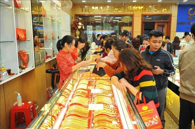 Giá vàng giảm mạnh gần 3 triệu đồng/lượng