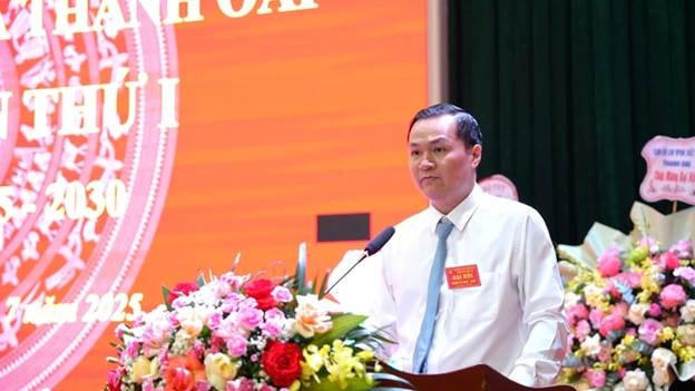 Ông Vũ Quỳnh, Phó Bí thư Đảng ủy, Chủ tịch Uỷ ban nhân dân xã, Bí thư Đảng uỷ UBND xã phát biểu tại Đại hội. Ảnh: T.B.