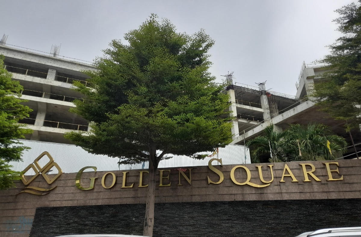 Theo tìm hiểu thì dự án Golden Square đã đổi chủ nhưng hiện trạng của dự án vẫn không có gì biến chuyển.