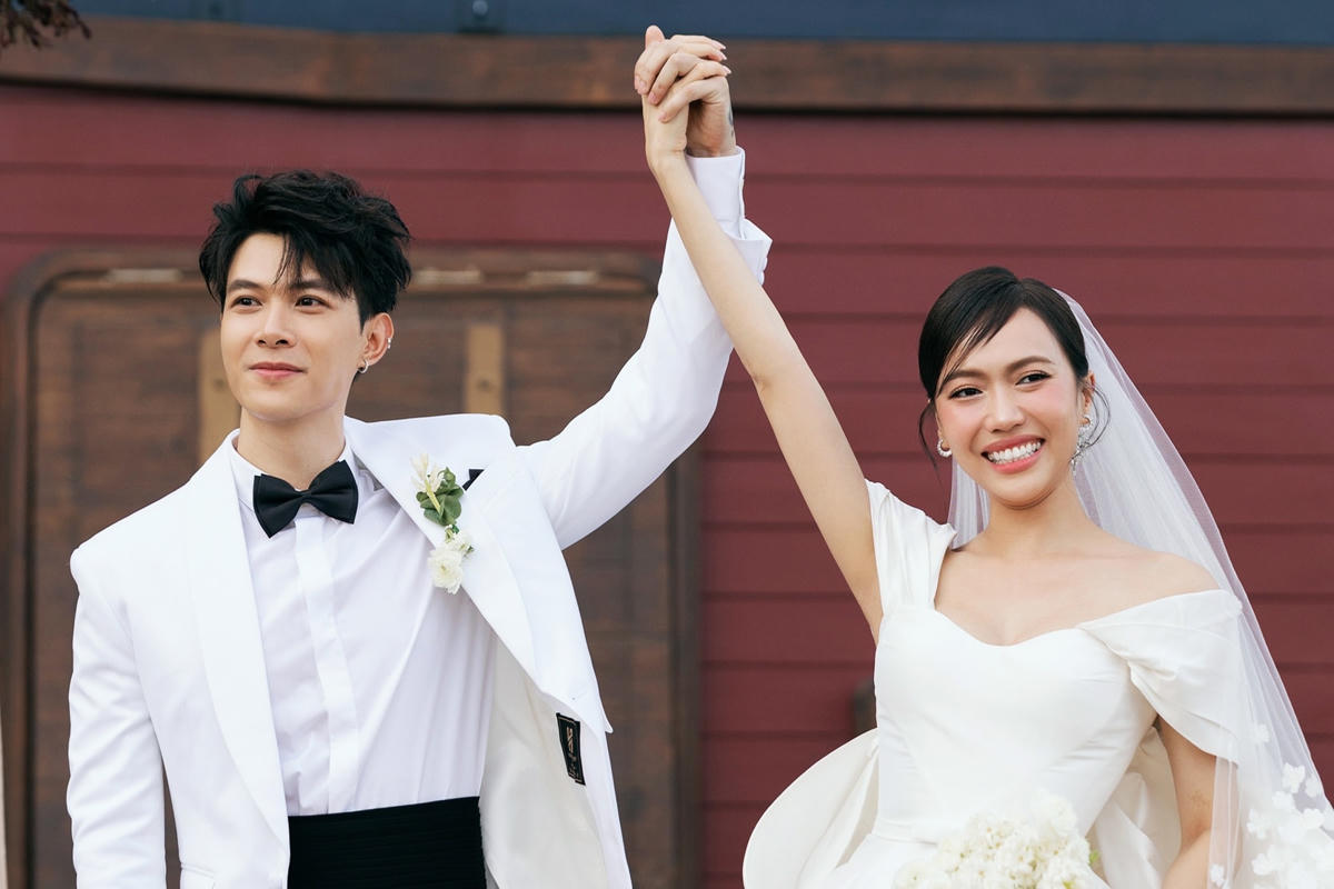 Diệu Nhi – Anh Tú hạnh phúc trong ngày cưới.