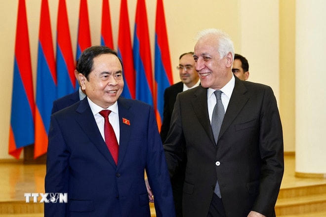 ttxvn-chu-tich-quoc-hoi-tran-thanh-man-hoi-kien-tong-thong-armenia-2.jpg