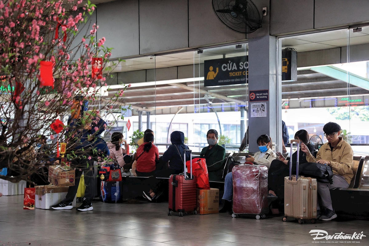 W_ben_xe_dong_duc-le-khanh17.jpg