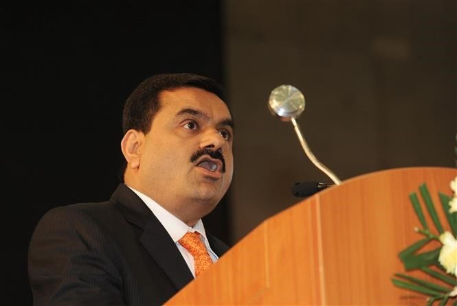 Chủ tịch tập đoàn Adani, ông Gautam Adani, phát biểu tại Hội nghị thượng đỉnh toàn cầu Vibrant Gujarat lần thứ 5 ở Gandhinagar (Ấn Độ), ngày 13/1/2010. (Ảnh: AFP/ TTXVN).