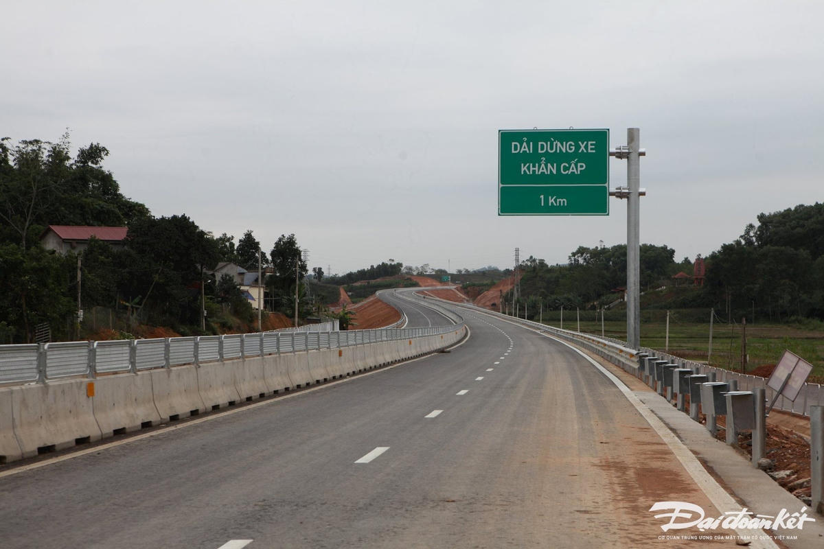 W_xuyen-dem-12.jpg