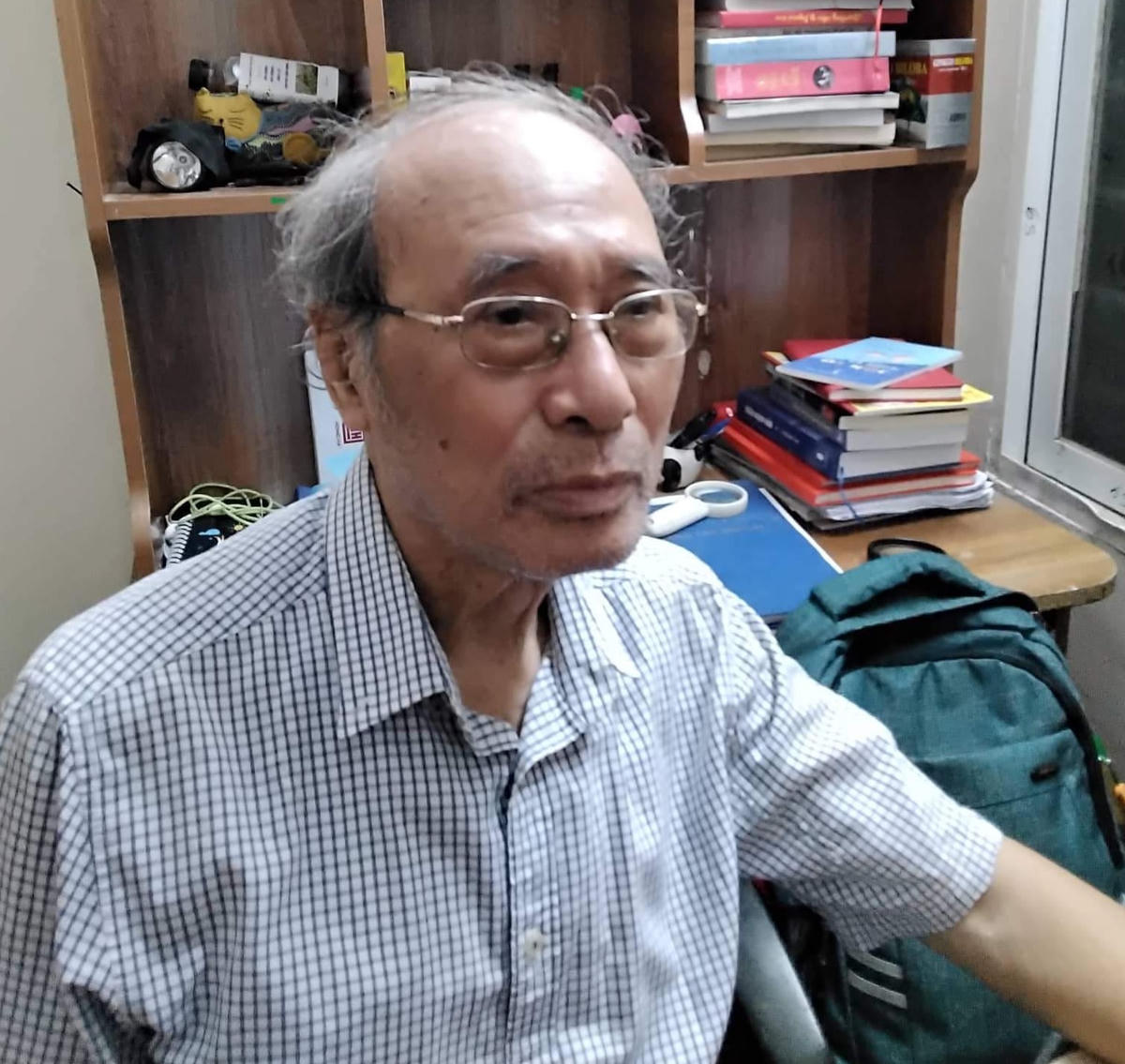 Nhà viết kịch Giang Phong.  