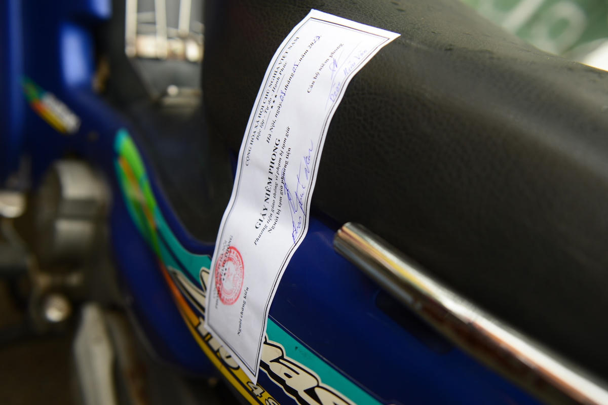 Xử lý nhiều tài xế 'trêu đùa tử thần', đi vào làn cao tốc Đại lộ Thăng Long